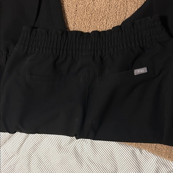 Figs Black Jogger Scrub Pants - Picture 4 of 4